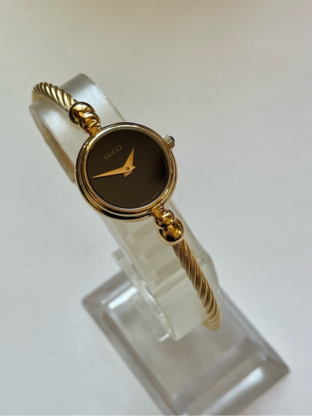 Gucci Gold-Tone Bangle Watch with Black Dial - Picture 11 of 17
